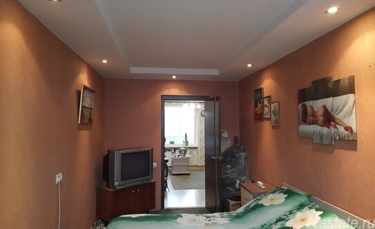 Продажа 3-комн квартиры на вторичном рынке улица Подвойского,  д. 42