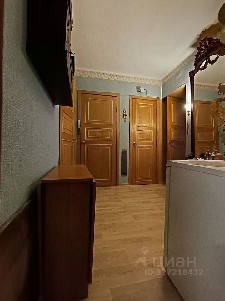 Продажа 3-комн квартиры на вторичном рынке Адмиралтейская набережная, 6