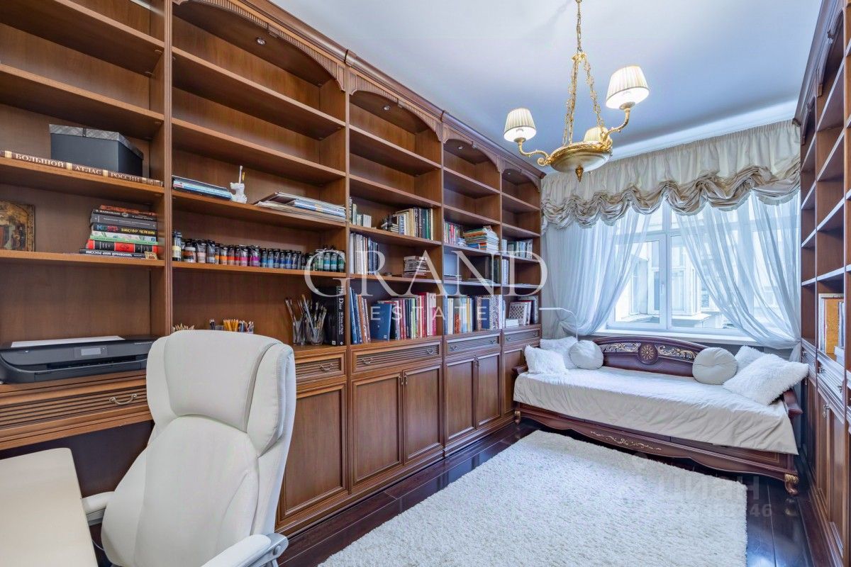 Продажа 4-комн квартиры на вторичном рынке Уланский переулок, 14кА