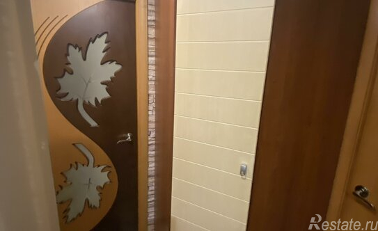 Продажа 2-комн квартиры на вторичном рынке 5-й микрорайон, Советская улица,  д. 9