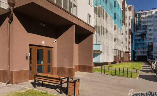 Продажа 3-комн квартиры на вторичном рынке проспект Авиаконструкторов,  д. 67 к1