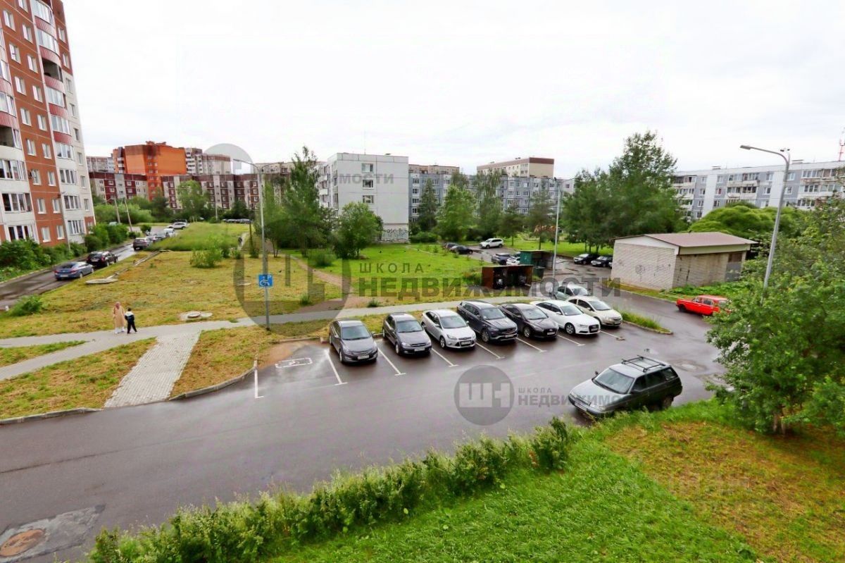 Продажа 1-комн квартиры на вторичном рынке Гатчина, улица Красных Военлетов, 7а