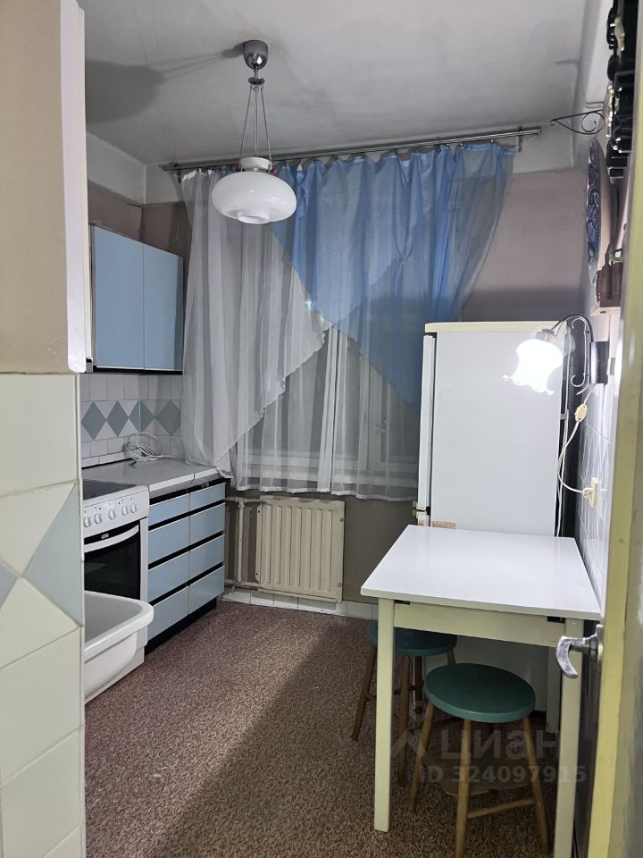 Продажа 2-комн квартиры на вторичном рынке Ленская улица, 10К2