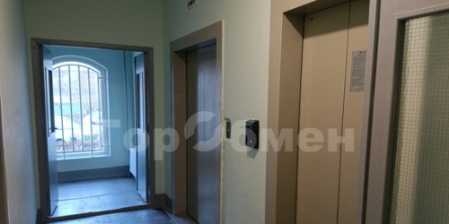 2-комн квартира Лухмановская улица,  д. 24