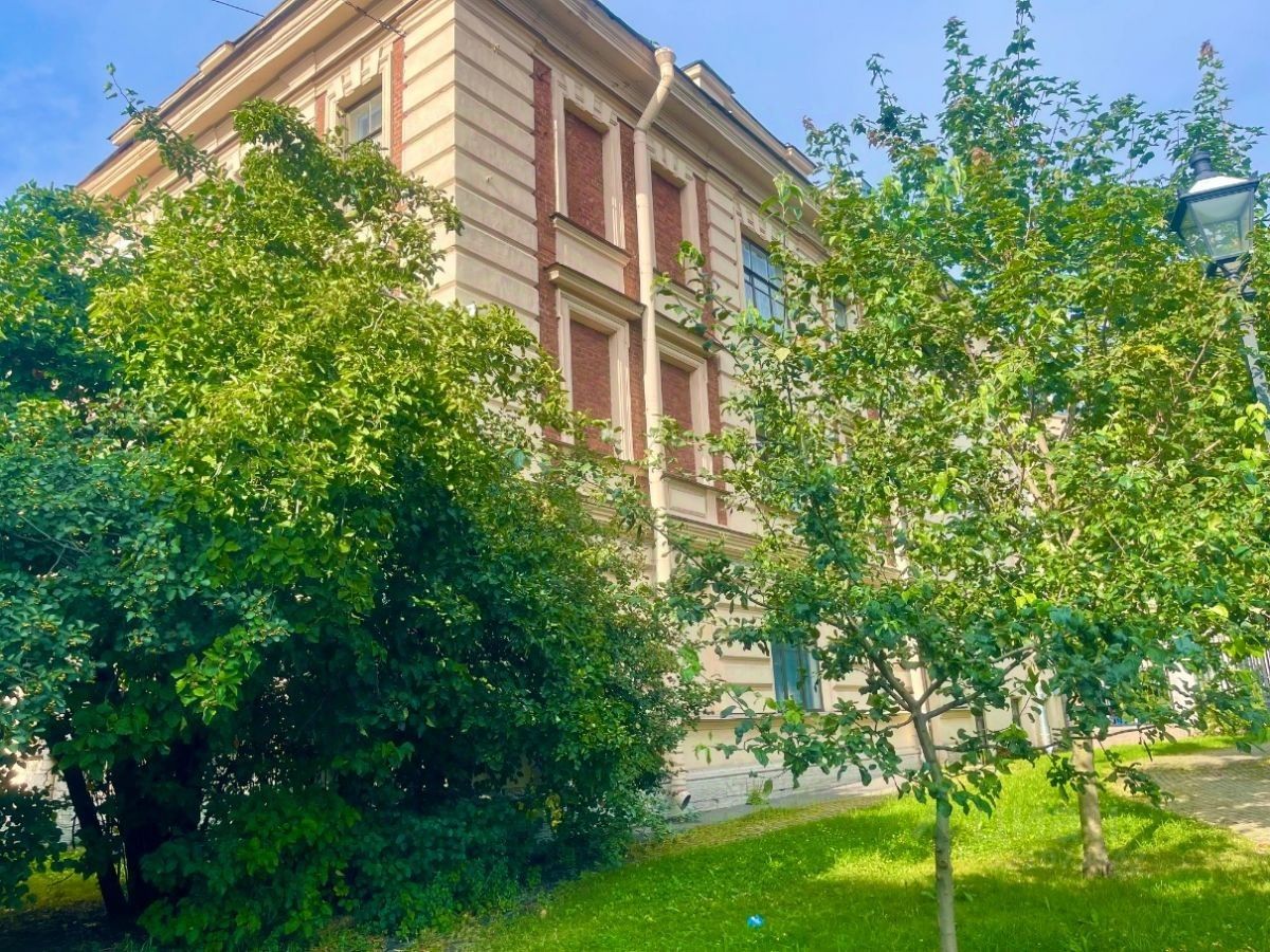 Продажа 5-комн квартиры на вторичном рынке Большой Сампсониевский проспект, 7