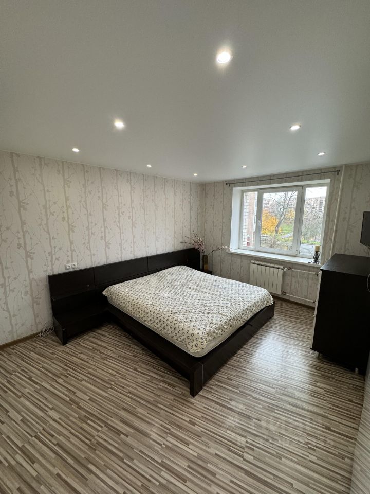 Продажа 2-комн квартиры на вторичном рынке Пушкин, улица Вячеслава Шишкова, 32/15