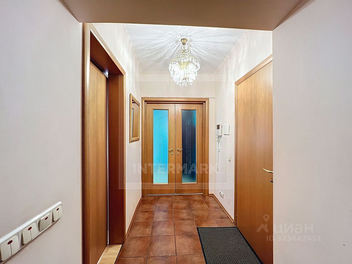 Аренда 2-комн квартиры на вторичном рынке Новинский бульвар, 15