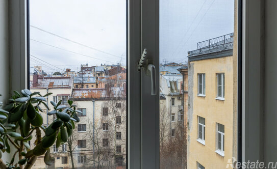 Продажа 3-комн квартиры на вторичном рынке пр-кт Малый П.С.,  д. 66/32