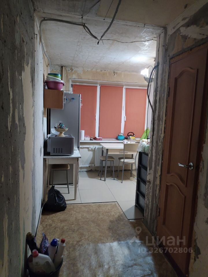 Продажа 3-комн квартиры на вторичном рынке Луга, проспект Володарского, 38