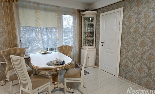 Продажа 2-комн квартиры на вторичном рынке Космонавтов пр-кт,  д. 27 к2