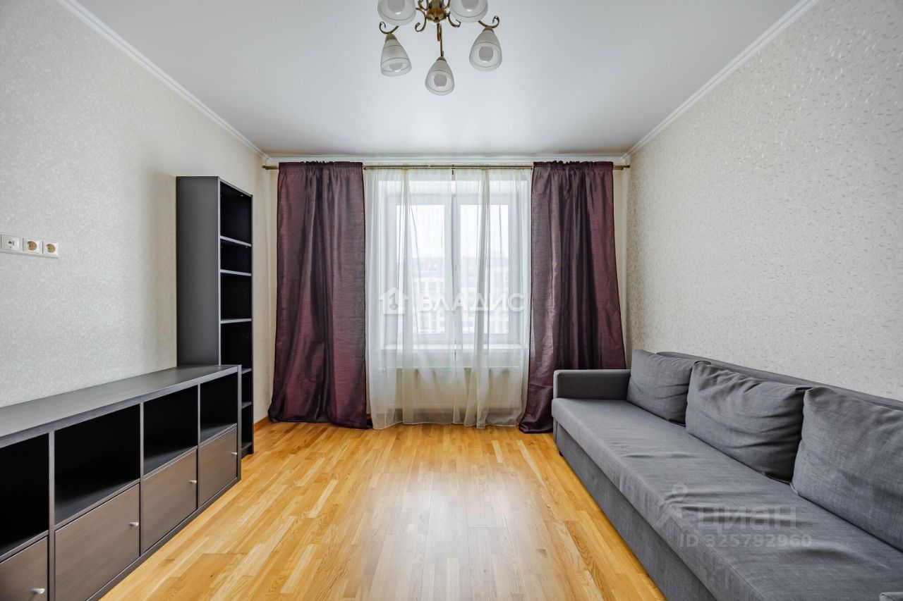 Продажа 3-комн квартиры на вторичном рынке Кудрово г., проспект Строителей, 4