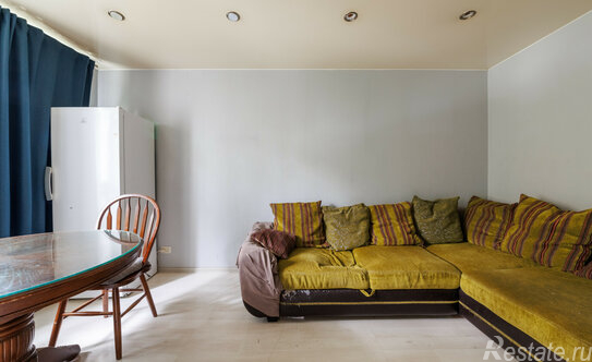 Продажа 4-комн квартиры на вторичном рынке Новаторов б-р,  д. 56