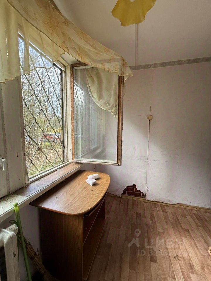 Продажа 1-комн квартиры на вторичном рынке пос. Нарынка, улица Королева,  д. 6