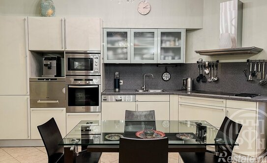 Продажа 4-комн квартиры на вторичном рынке Композиторов ул,  д. 4