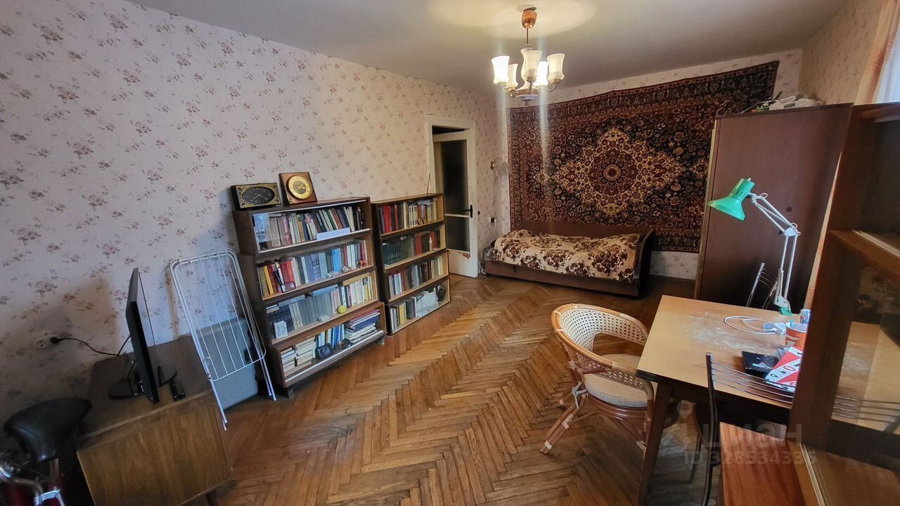 Продажа 2-комн квартиры на вторичном рынке Пушкин, Ленинградская улица, 22