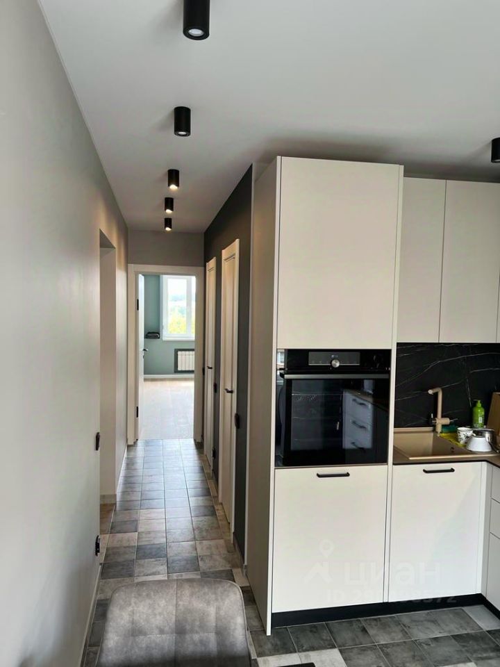 Продажа 3-комн квартиры на вторичном рынке Лопатино пгт, улица Сухановская, 37