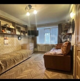 Продажа 2-комн квартиры на вторичном рынке улица Матроса Железняка,  д. 33