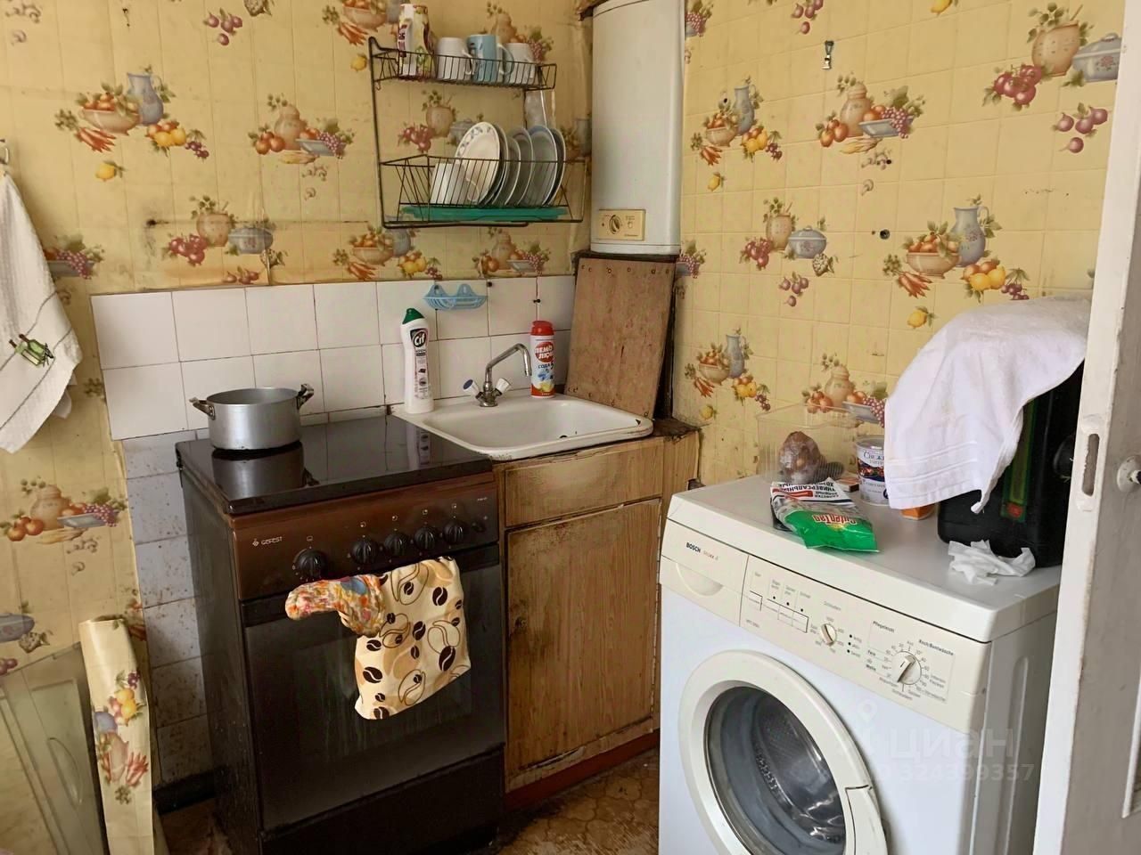 Продажа 3-комн квартиры на вторичном рынке пос. Оредеж, улица Карла Маркса, 10А