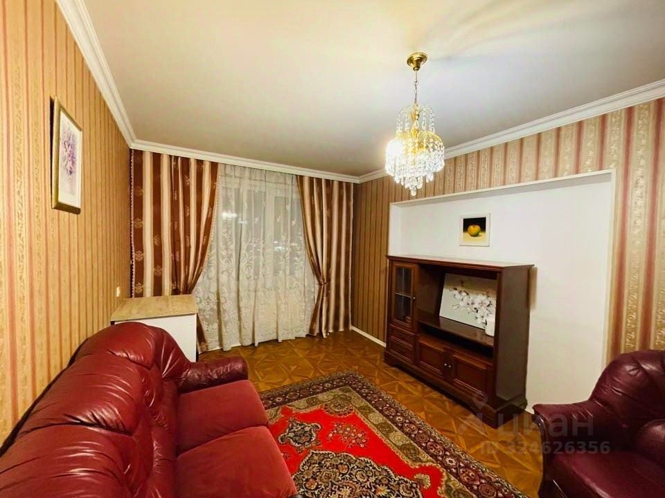 Аренда 3-комн квартиры на вторичном рынке Школьная улица, 112