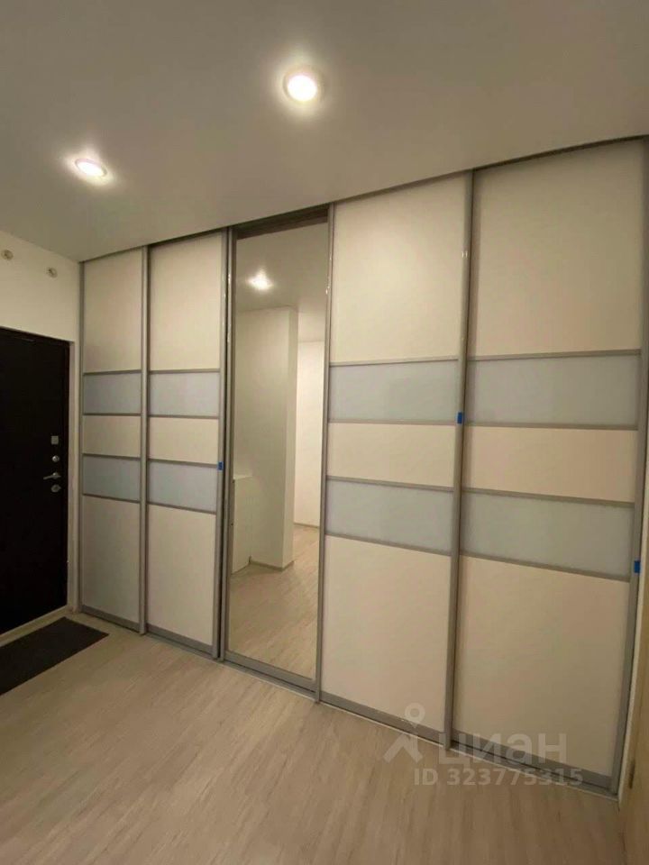 Аренда 2-комн квартиры на вторичном рынке проспект Обуховской обороны, 110К1