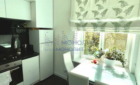 Продажа 2-комн квартиры на вторичном рынке улица Дунаевского,  д. 4