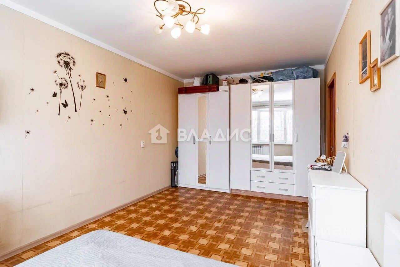 Продажа 3-комн квартиры на вторичном рынке улица Добровольцев, 18