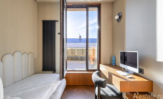 Продажа 2-комн квартиры на вторичном рынке Петергоф г, Разведчика б-р,  д. 8 к4