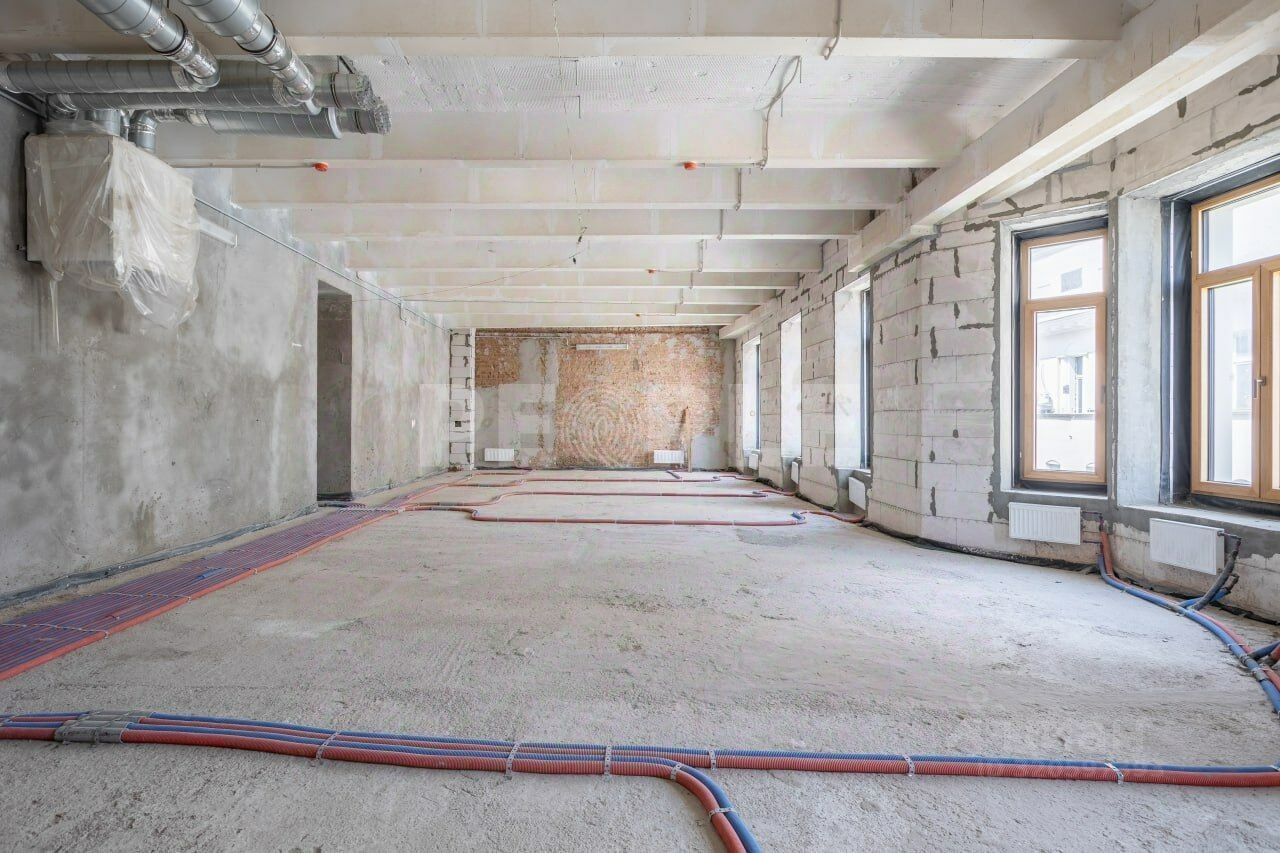 Продажа 4-комн квартиры на вторичном рынке улица Большая Полянка, 44