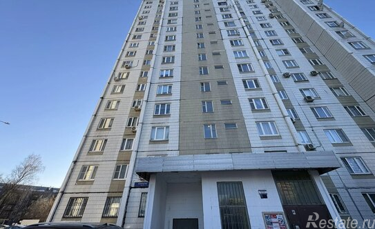 Продажа 4-комн квартиры на вторичном рынке ул Смольная,  д. 49