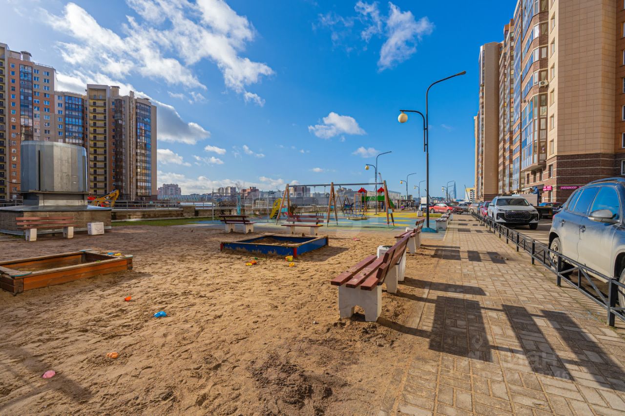 Продажа 3-комн квартиры на вторичном рынке Комендантский проспект, 51к1