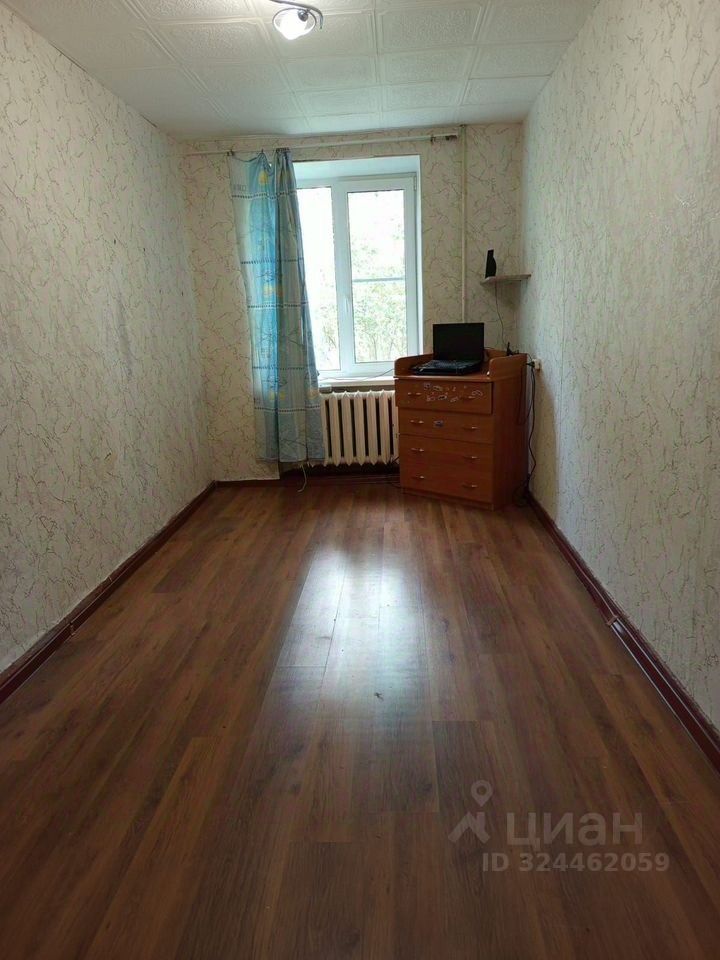 Продажа 2-комн квартиры на вторичном рынке пос. Семиозерье, улица Спортивная, 46