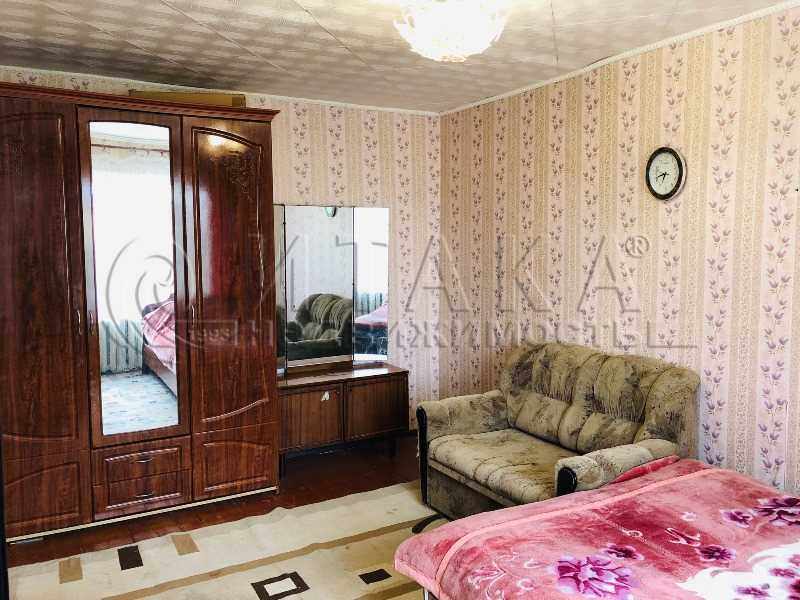 Продажа 2-комн квартиры на вторичном рынке Запорожское, Советская,  д. 4