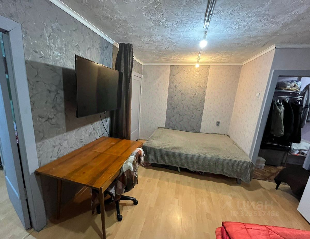 Продажа 2-комн квартиры на вторичном рынке Реутов, Советская улица, 6