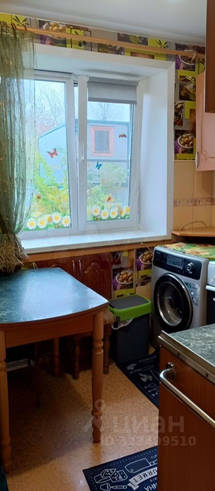 Продажа 3-комн квартиры на вторичном рынке Электросталь, Октябрьская улица, 6