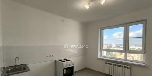 3-комн квартира ул Плющева,  д. 15,  к. 3