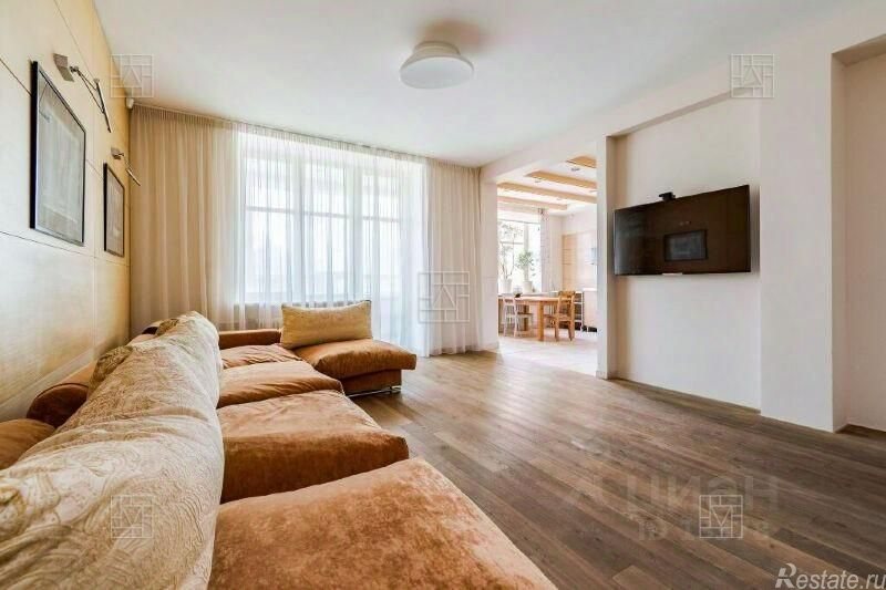 Продажа 4-комн квартиры на вторичном рынке Мишина улица,  д. 26