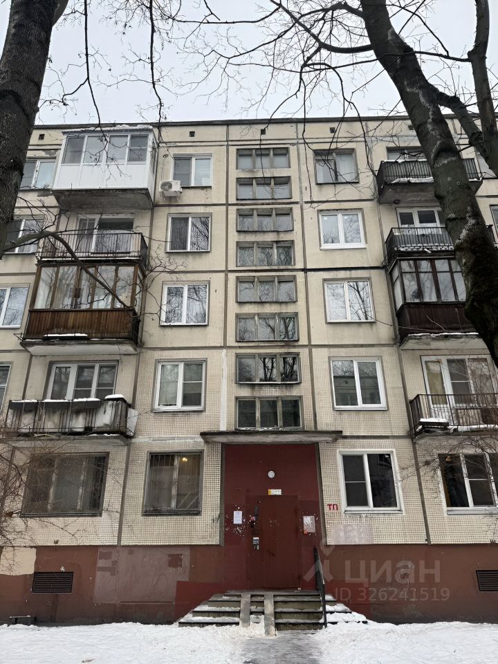 Продажа 2-комн квартиры на вторичном рынке Будапештская улица, 19К2