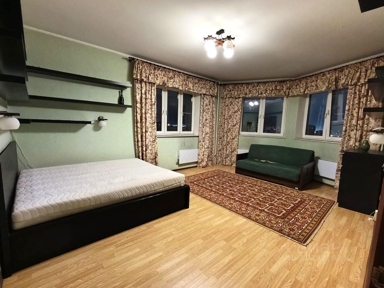 Продажа 1-комн квартиры на вторичном рынке Лобня, Фестивальная улица,  д. 8к2