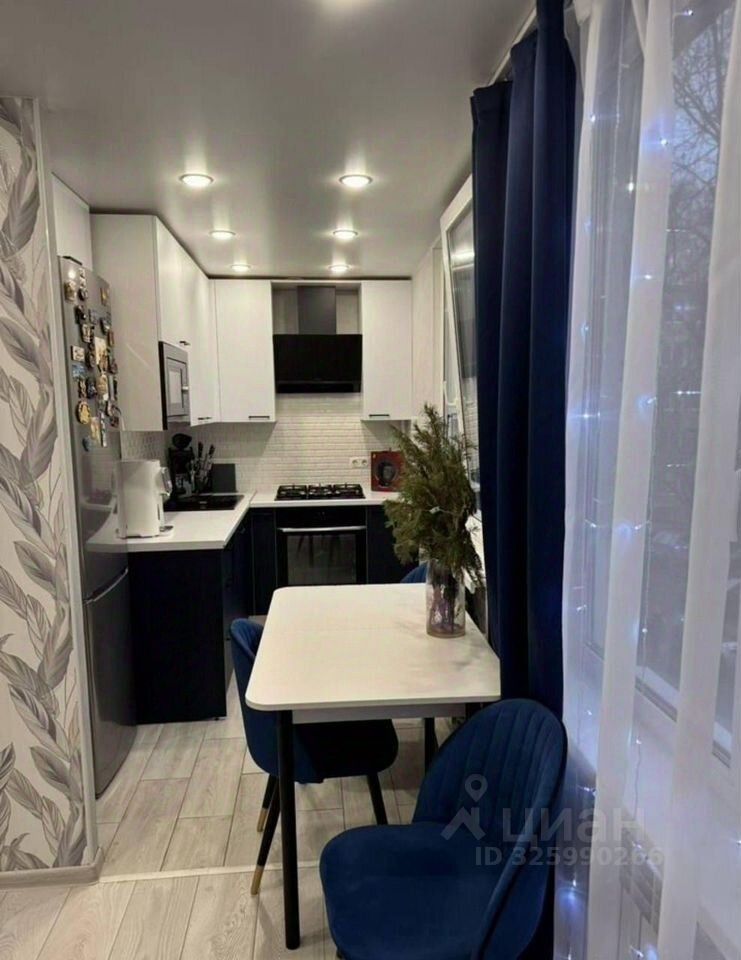 Продажа 2-комн квартиры на вторичном рынке Колпино, Павловская улица, 78