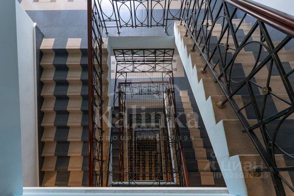 Продажа 4-комн квартиры на вторичном рынке пос. Сосны, 21