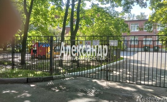 Продажа 2-комн квартиры на вторичном рынке Маршала Блюхера пр-кт,  д. 65