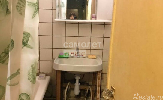 Продажа 3-комн квартиры на вторичном рынке Ломоносовский пр-кт,  д. 4,  к. 2