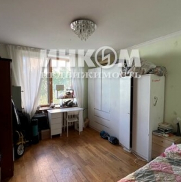 Продажа 4-комн квартиры на вторичном рынке Пироговская Б. ул,  д. 5