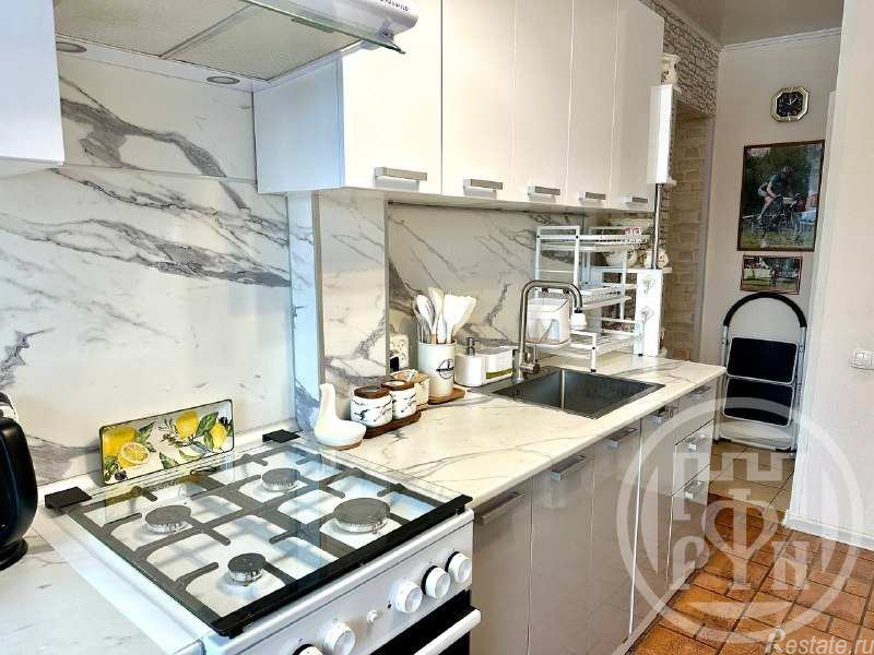 Продажа 1-комн квартиры на вторичном рынке Сестрорецк г., Токарева ул. ,  д. 15