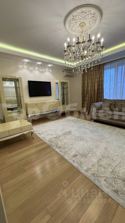 Продажа 4-комн квартиры на вторичном рынке улица Александра Невского, 19-25