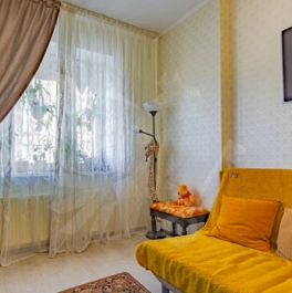 Продажа 1-комн квартиры на вторичном рынке Зенино, Вертолётная улица,  д. 18