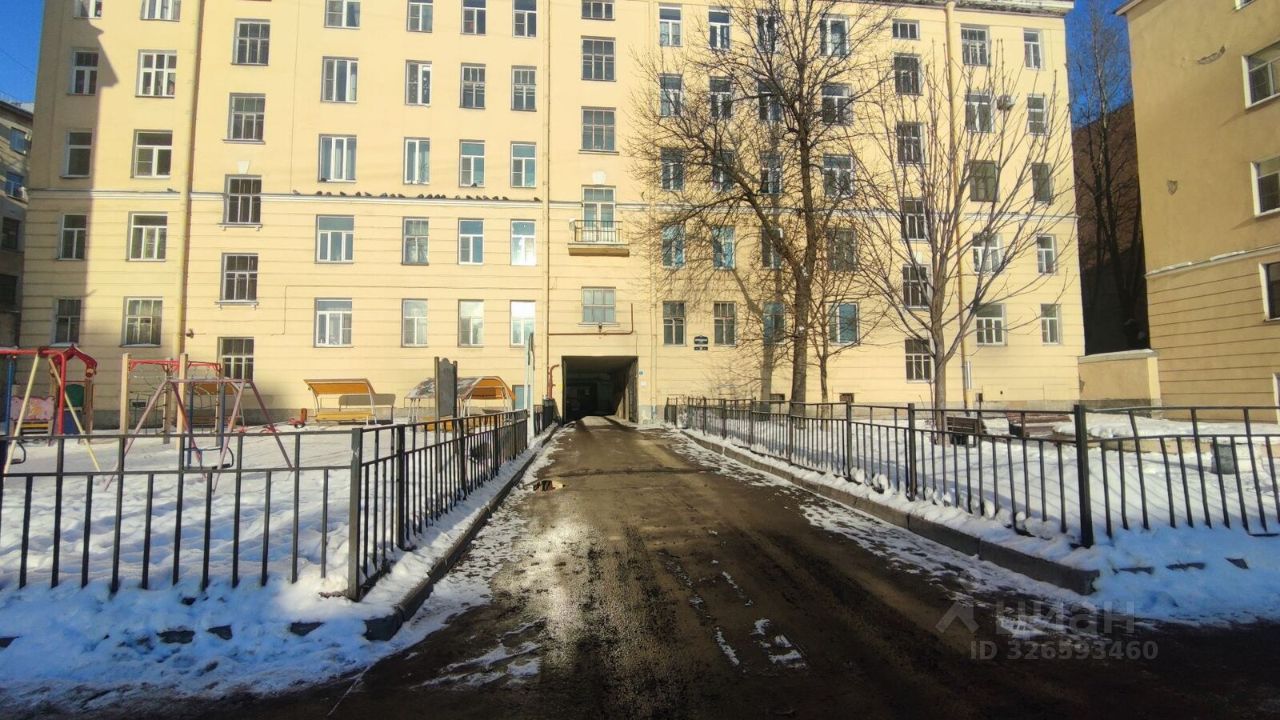 Продажа 2-комн квартиры на вторичном рынке Курляндская улица, 25