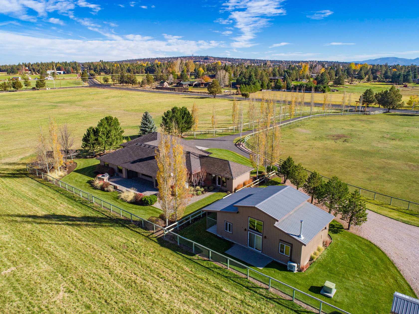 Фото коттеджного поселка Совино от Амега. Коттеджный поселок 