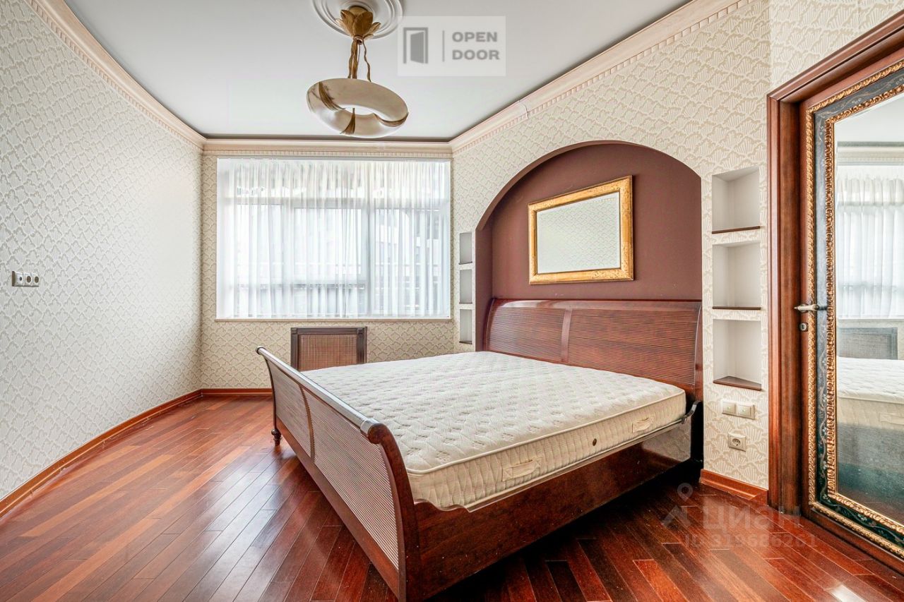 Продажа 4-комн квартиры на вторичном рынке Островной проезд, 12К1