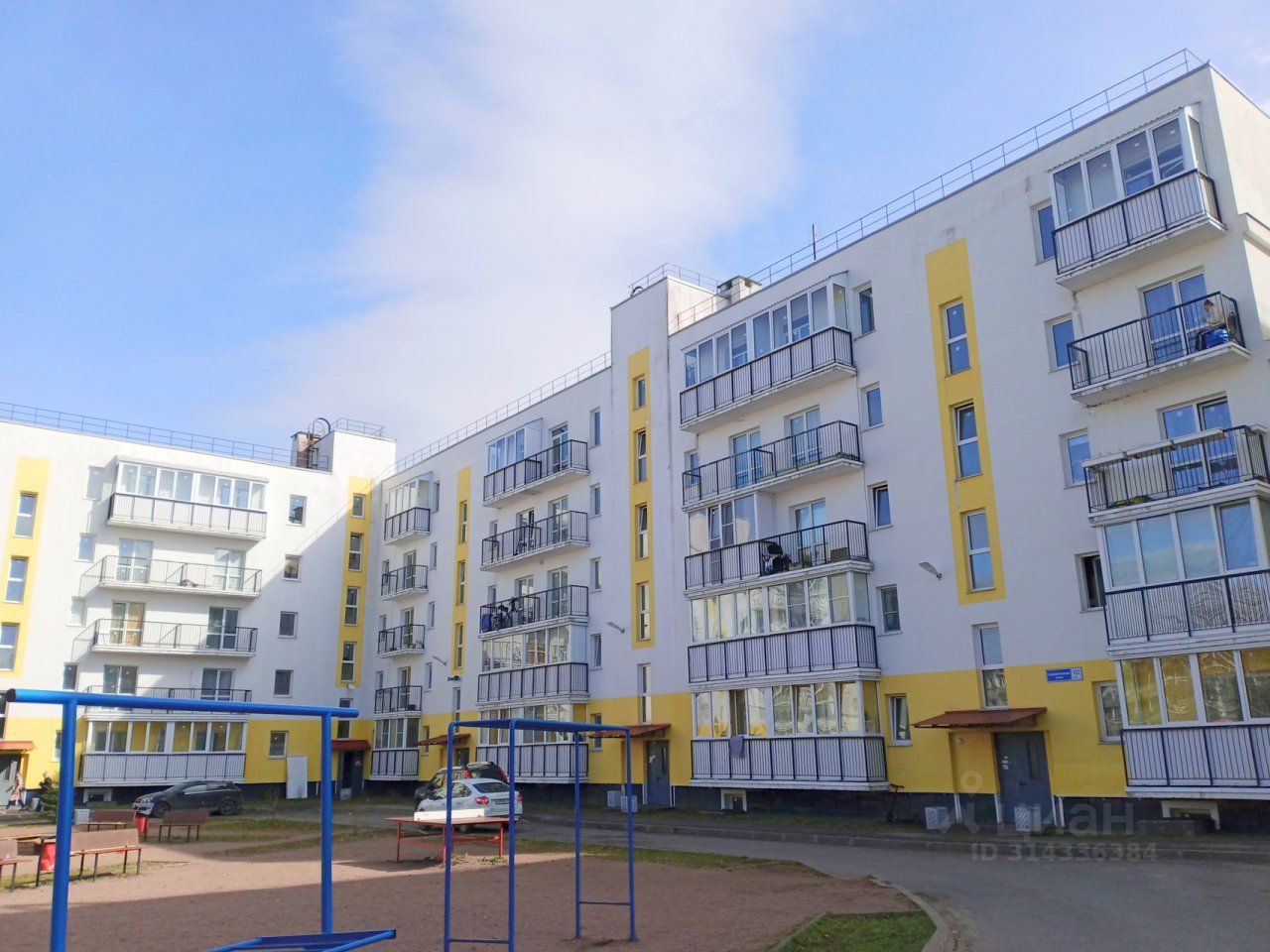 Продажа 2-комн квартиры на вторичном рынке Рощино пгт, улица Социалистическая, 102к2